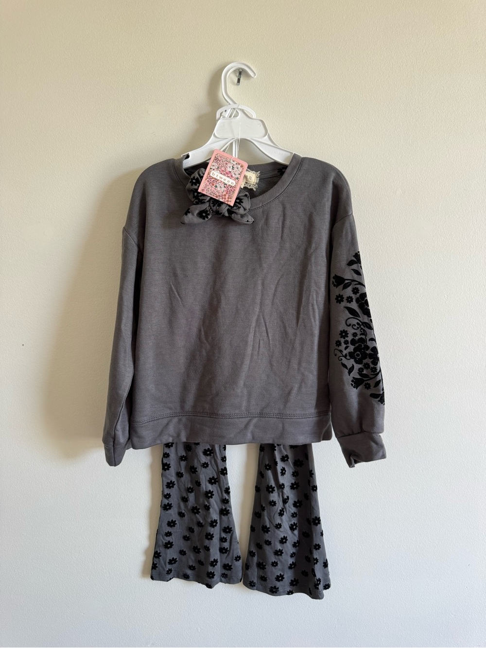 NWT Btween Sweatshirt and Pants Set Grey Size 6